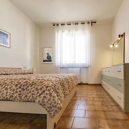 Lägenhet San Zeno 3, ,wi-fi, Park *