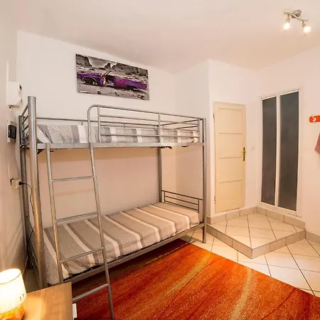San Zeno 3, ,wi-fi, Park Apartman *